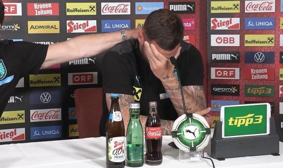 足球投注-阿瑙发布会当场落泪：很想念家人 好几个月没见面