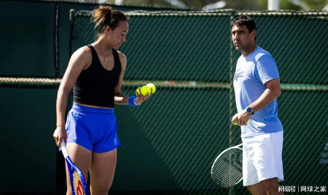 德甲买球-新教练是一剂猛药？郑钦文决定遭外媒质疑：失去里巴对她是损失