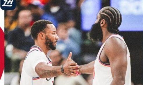 【现场】判罚不一引争议 快艇主场拿下“肮脏胜利”