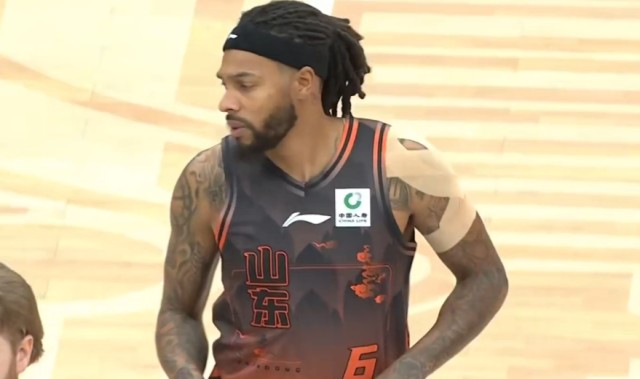 德甲买球-山东男篮完胜南京评分出炉，于德豪吃饺子，高诗岩状态低迷